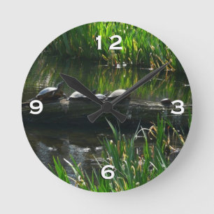 Reloj Redondo Mediano Fila de Tortugas Foto Verde de la Naturaleza
