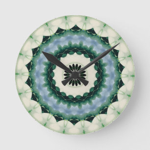 Reloj Redondo Mediano Flor Blanca y Mandala Azul Cerúleo