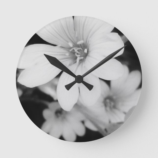 Reloj Redondo Mediano Flor blanco y negro (Anverso)