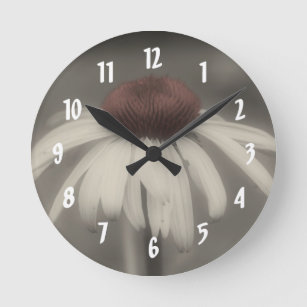 Reloj Redondo Mediano Flor De Daisy En Blanco Y Negro