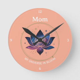 Reloj Redondo Mediano Flor de Loto Cósmica Mamá en Flor
