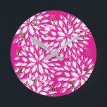 Reloj Redondo Mediano Floral moderna rosa caliente brillante personaliza<br><div class="desc">Personalizar con cualquier texto.</div>