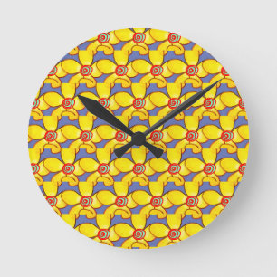 Reloj Redondo Mediano Flores feas amarillas raras en lavanda