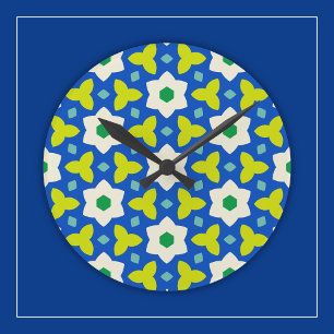 Reloj Redondo Mediano Flores Lindas sobre Floral Geométrico Azul y Verde