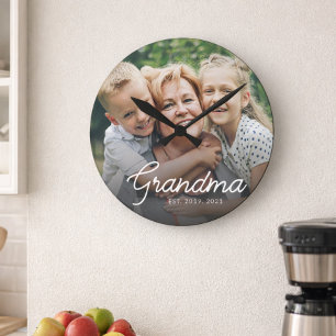 Reloj Redondo Mediano Foto de Abuela Moderna Establecida con Letra