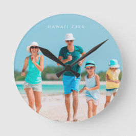 Reloj Redondo Mediano Foto de familia de vacaciones personalizada en la 