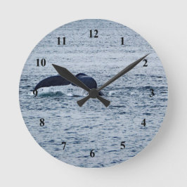 Reloj Redondo Mediano Foto de Humpback Whale Tail Alaska