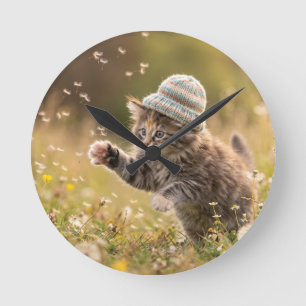 Reloj Redondo Mediano Gatito Adorable con Gorro Jugando con Dientes de L