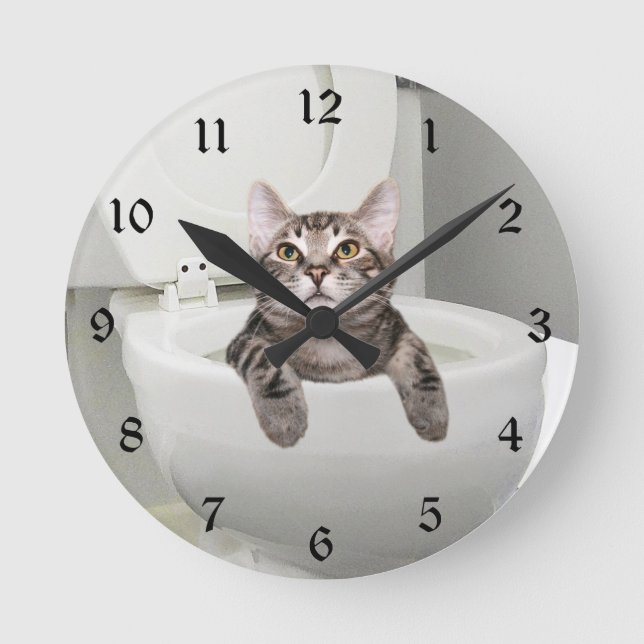 Reloj Redondo Mediano Gato de Tabby en el baño (Anverso)