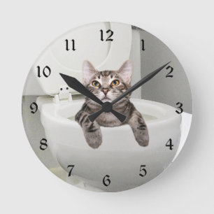 Reloj Redondo Mediano Gato de Tabby en retrete