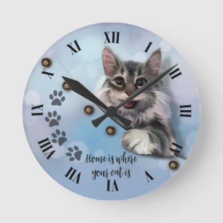 Reloj Redondo Mediano Gato gris asomando el bolsillo