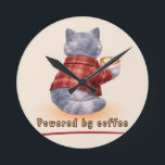 Reloj Redondo Mediano Gato "Impulsado por Café" sosteniendo una taza de<br><div class="desc">El café siempre nos mantiene energizados</div>