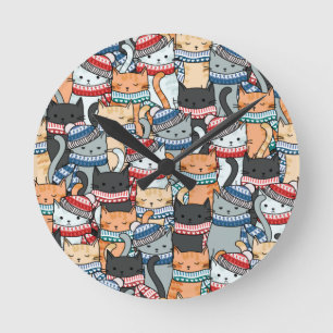 Reloj Redondo Mediano Gatos en estafas de invierno y patrón de Gorras