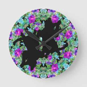 Reloj Redondo Mediano Gatos que juegan en las flores del jardín de