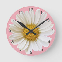 Reloj Redondo Mediano Gran margarita blanca sobre fondo rosa