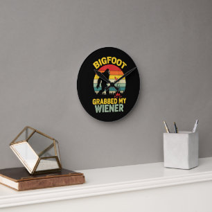 Reloj Redondo Mediano Gran Pie Grabó Mi Salchicha Divertido Sasquatch