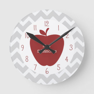 Reloj Redondo Mediano Gris Chevron y Red Apple Teacher