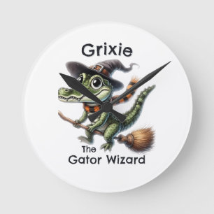 Reloj Redondo Mediano Grixie El Asistente De Gator Viaja Halloween Broom