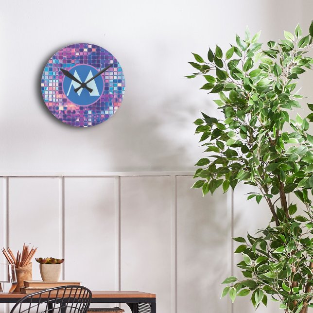 Reloj Redondo Mediano Groovy Blue & Purple Disco Ball Personalizado (groovy blue and purple disco ball personalized monogram wall clock)