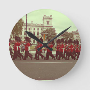 Reloj Redondo Mediano Guardias que marchan en el Buckingham Palace