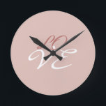 Reloj Redondo Mediano Guión de caligrafía de color de Rosa de amor<br><div class="desc">Puede cambiar fácilmente las fuentes y los colores. También puede agregar su logotipo y la imagen de fondo como desee.</div>