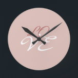 Reloj Redondo Mediano Guión de caligrafía de color de Rosa de amor<br><div class="desc">Puede cambiar fácilmente las fuentes y los colores. También puede agregar su logotipo y la imagen de fondo como desee.</div>