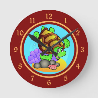 Reloj Redondo Mediano Happy Cartoon Sea Turtle with Bright Red and Gold