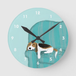 Reloj Redondo Mediano Happy Couch Beagle - Diseño de perros con pipa