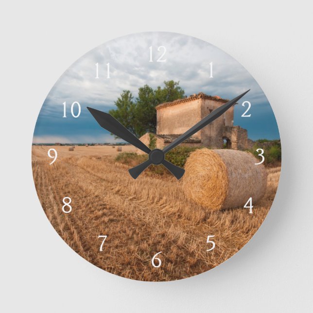 Reloj Redondo Mediano Hay bale in Provence field (Anverso)