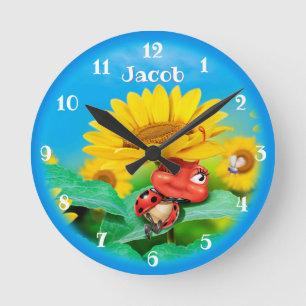 Reloj Redondo Mediano Hermosa mariquita durmiendo en girasoles. Medio