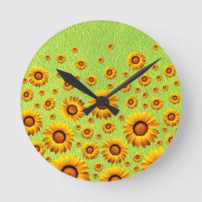 Reloj Redondo Mediano Hermosas flores amarillas en verde abstracto (Anverso)