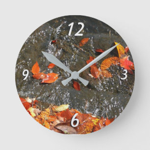 Reloj Redondo Mediano Hojas de otoño en cascada I Fotografía de otoño