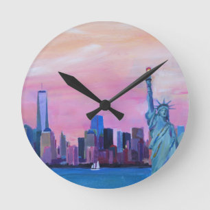 Reloj Redondo Mediano Horizonte de Manhattan con la estatua de la