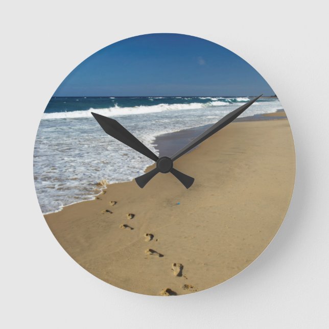 Reloj Redondo Mediano Huellas En La Playa, Mabibi, Tailandia (Anverso)
