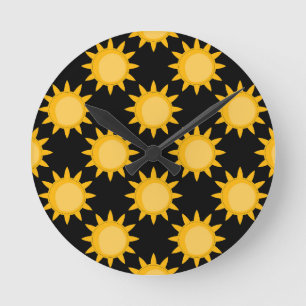 Reloj Redondo Mediano Ilustración de sol brillante sobre diseño de patró