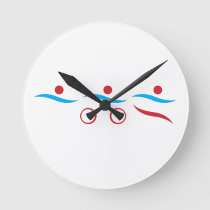 Reloj Redondo Mediano Ilustracion del logotipo de Triathlon cool