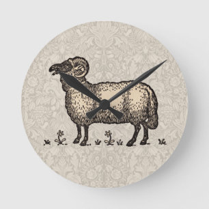 Reloj Redondo Mediano Ilustración Vintage de Oveja: Arte Clásico de Gran