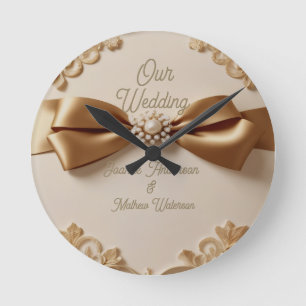 Reloj Redondo Mediano Invitación de Boda con Motivo Floral Realzado – La