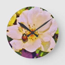 Reloj Redondo Mediano Japanese Beetle on White  Rose