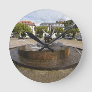 Reloj Redondo Mediano Karlsplatz (Plaza de Carlos), casco antiguo de Hei