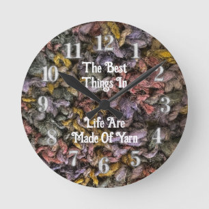 Reloj Redondo Mediano Knitter Colorful Crochet Crafty Love Yarn