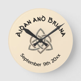 Reloj Redondo Mediano Knot de corazón celta