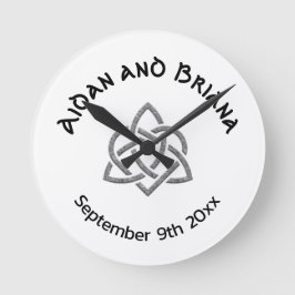 Reloj Redondo Mediano Knot de corazón celta