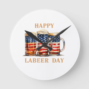 Reloj Redondo Mediano La cerveza de la bandera estadounidense Feliz Día 