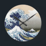 Reloj Redondo Mediano La gran onda de Kanagawa<br><div class="desc">Arte japonés del vintage la gran onda de Kanagawa o la onda. ilustraciones imponentes en estilo del ukiyo-e por un gran Katsushika principal Hokusai. arte del vintage en productos modernos del día de Zazilicious</div>