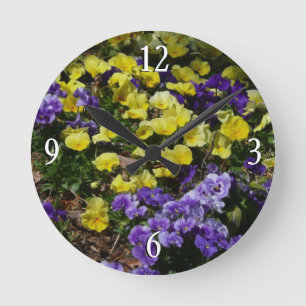 Reloj Redondo Mediano La ladera de los Pansies morado y amarillo