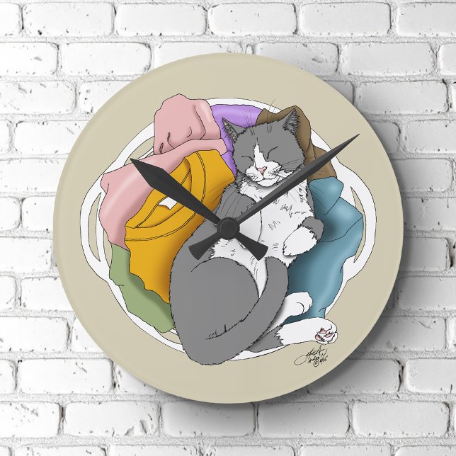 Reloj Redondo Mediano Lavandería de pelo de gato blanco grisáceo (Subido por el creador)