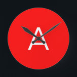 Reloj Redondo Mediano Letra roja monograma inicial profesional<br><div class="desc">Esta plantilla se puede personalizar para satisfacer todas las ocupaciones personales.</div>