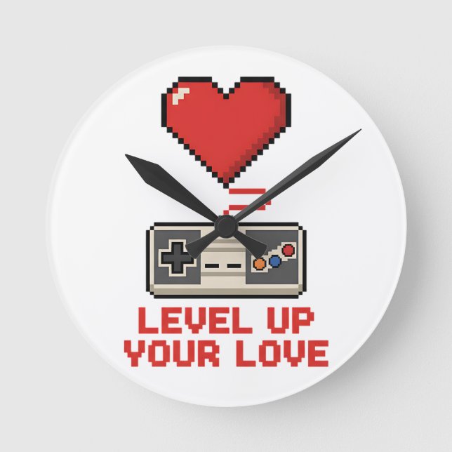 Reloj Redondo Mediano Level Up Your Love, Retro Pixel Gaming Design (Anverso)
