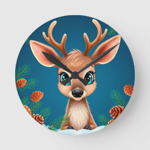 Reloj Redondo Mediano Lindo reno de dibujos animados en invierno con piñ